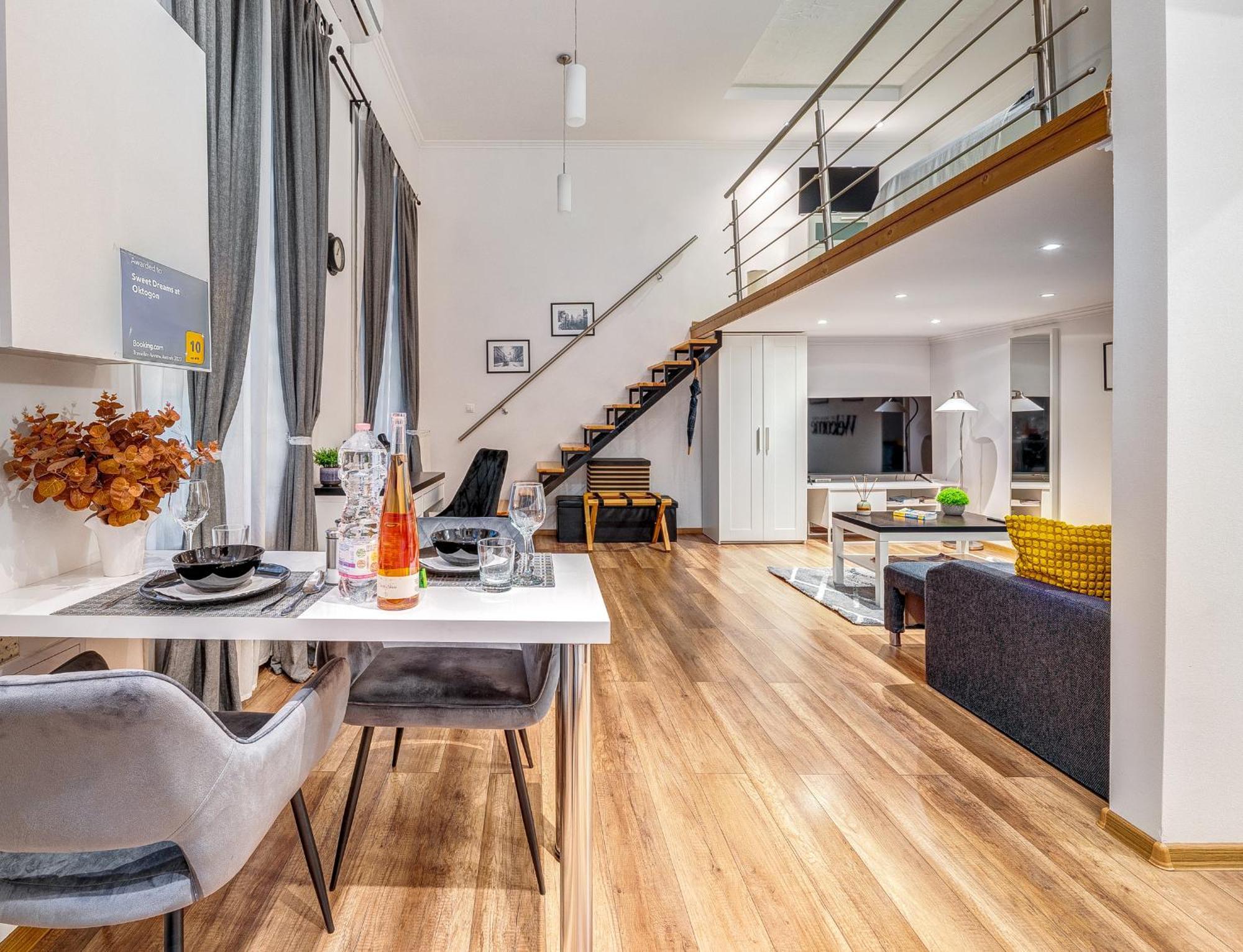 Appartamento Sweet Dreams At Oktogon Downtown Budapest Esterno foto