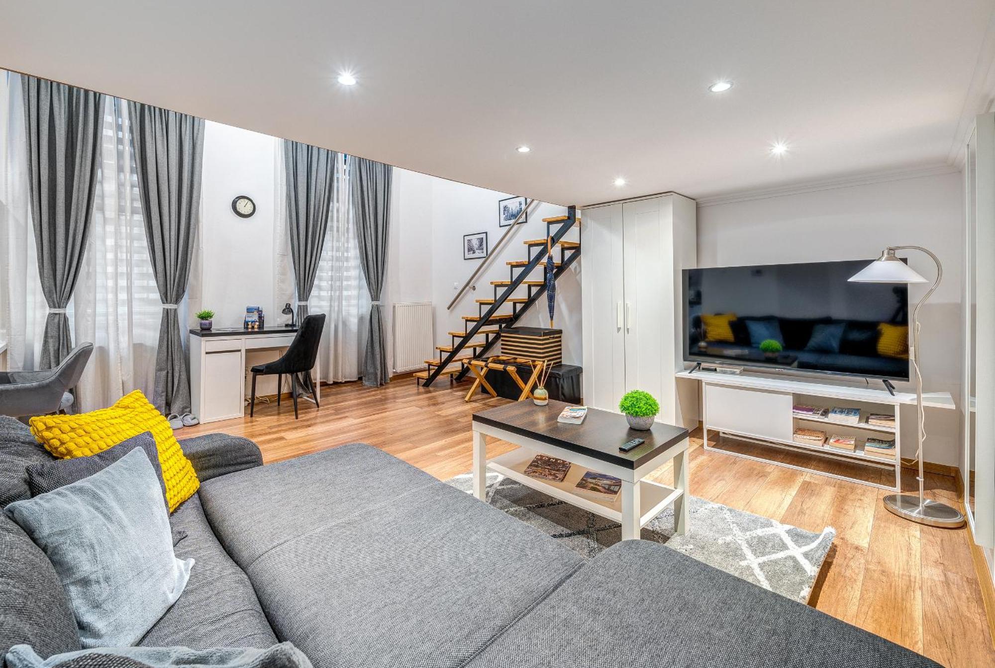 Appartamento Sweet Dreams At Oktogon Downtown Budapest Esterno foto