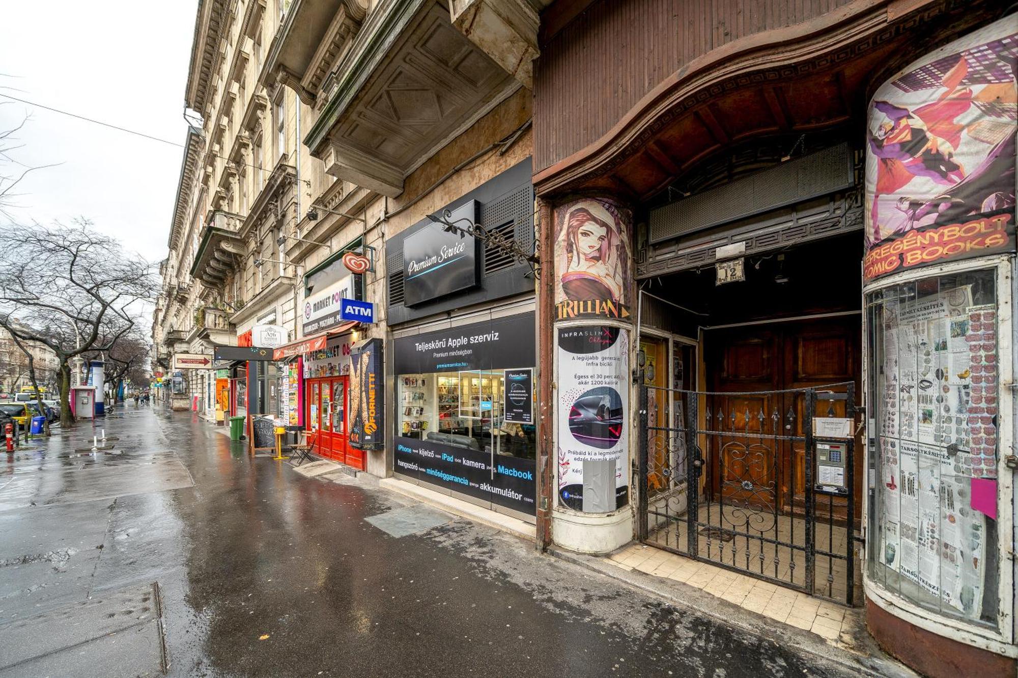 Appartamento Sweet Dreams At Oktogon Downtown Budapest Esterno foto