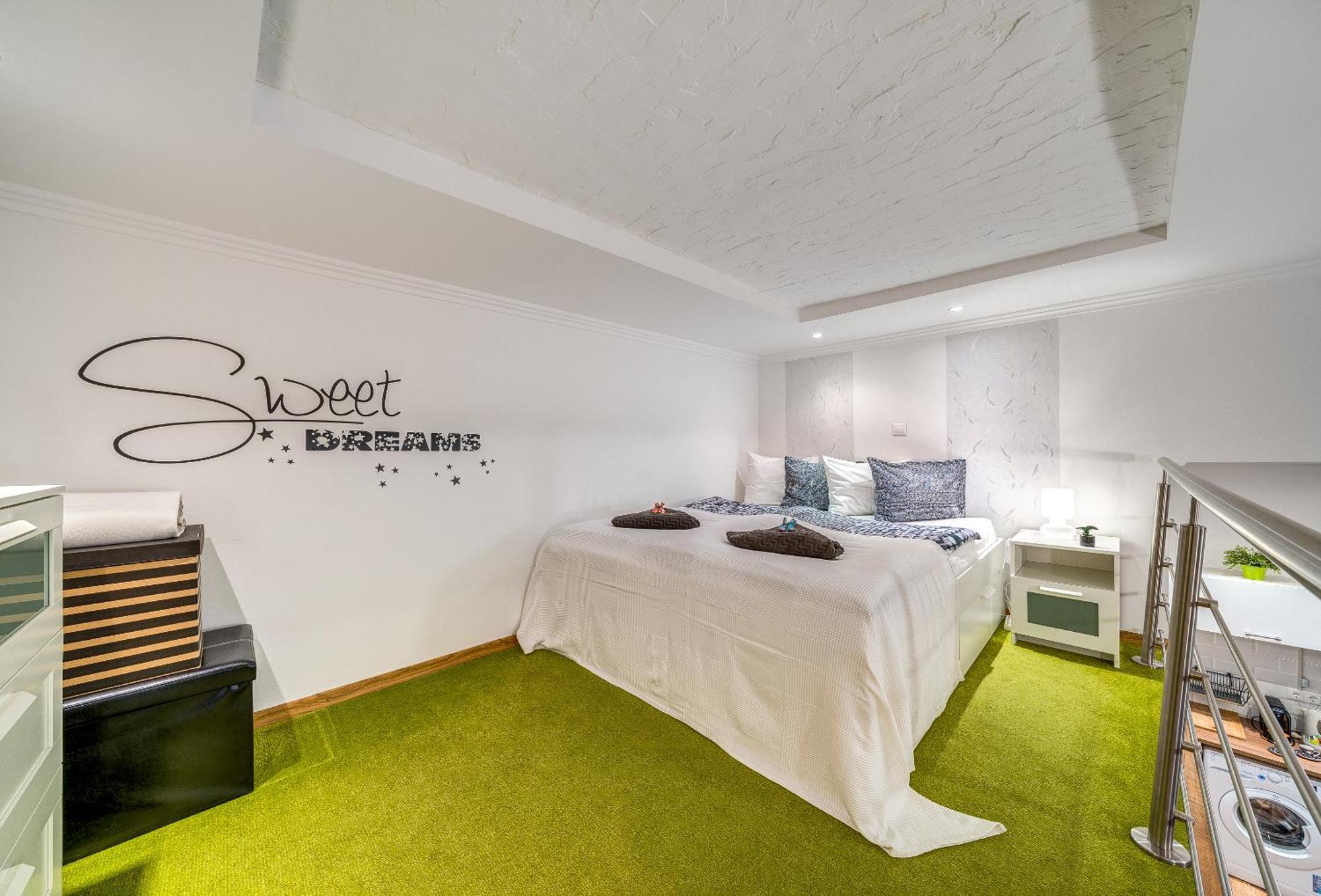 Appartamento Sweet Dreams At Oktogon Downtown Budapest Esterno foto