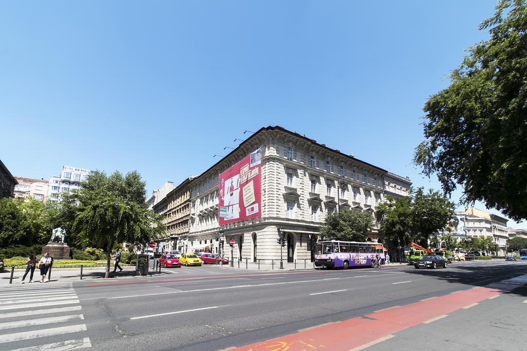 Appartamento Sweet Dreams At Oktogon Downtown Budapest Esterno foto